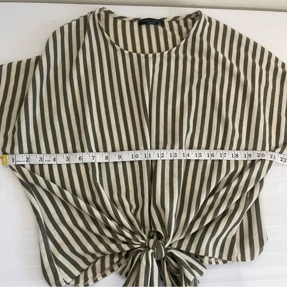 Final Touch Women’s Size Small Green and Cream Top - Picture 7 of 9